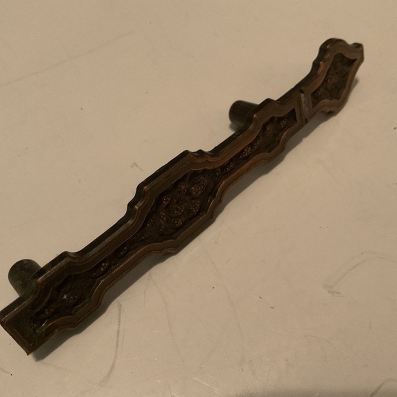 A lot of 5 handle vintage handle pulls for your restoration project. Used - Picture 6 of 11